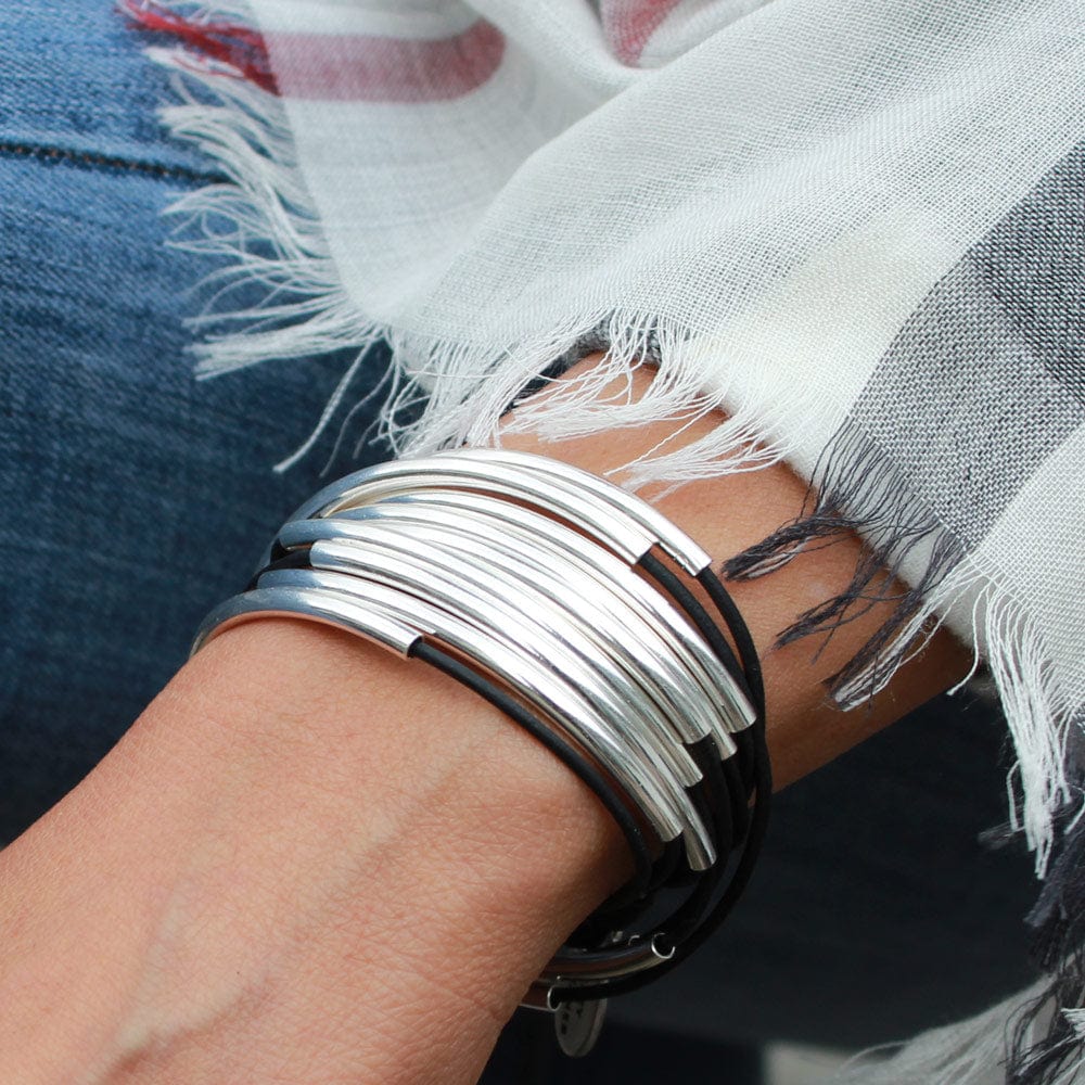 Lizzy classic 4-strand black leather wrap bracelet with silver 